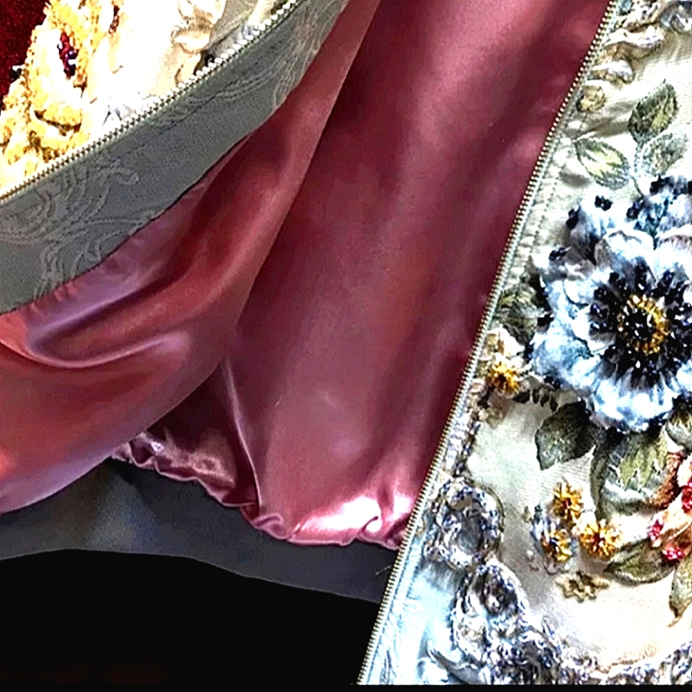 ❤️RESERVED. NWT Stunning Jacket with 3D Hand saw Flowers Beads. X - Picture 4 of 16